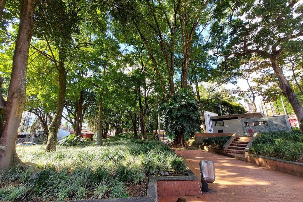 En Parque Del Poblado 公寓