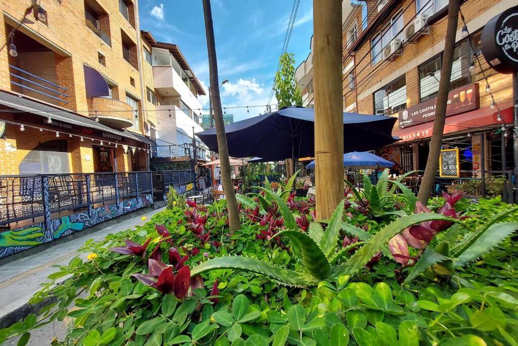 Apartment En Parque Del Poblado Medellin